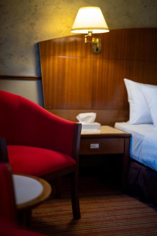 Merrida Hotel Кланг Екстериор снимка