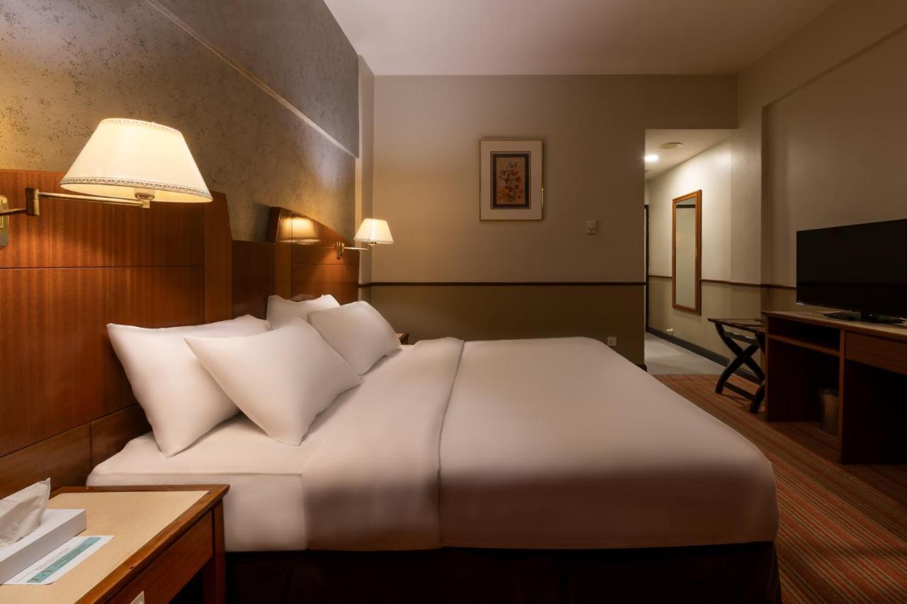 Merrida Hotel Кланг Екстериор снимка