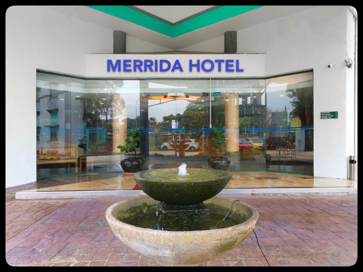 Merrida Hotel Кланг Екстериор снимка