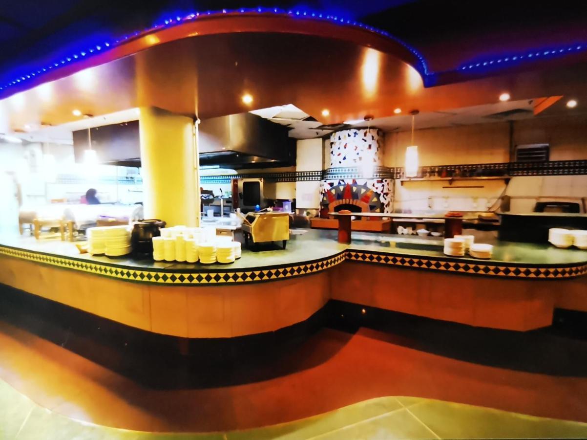 Merrida Hotel Кланг Екстериор снимка